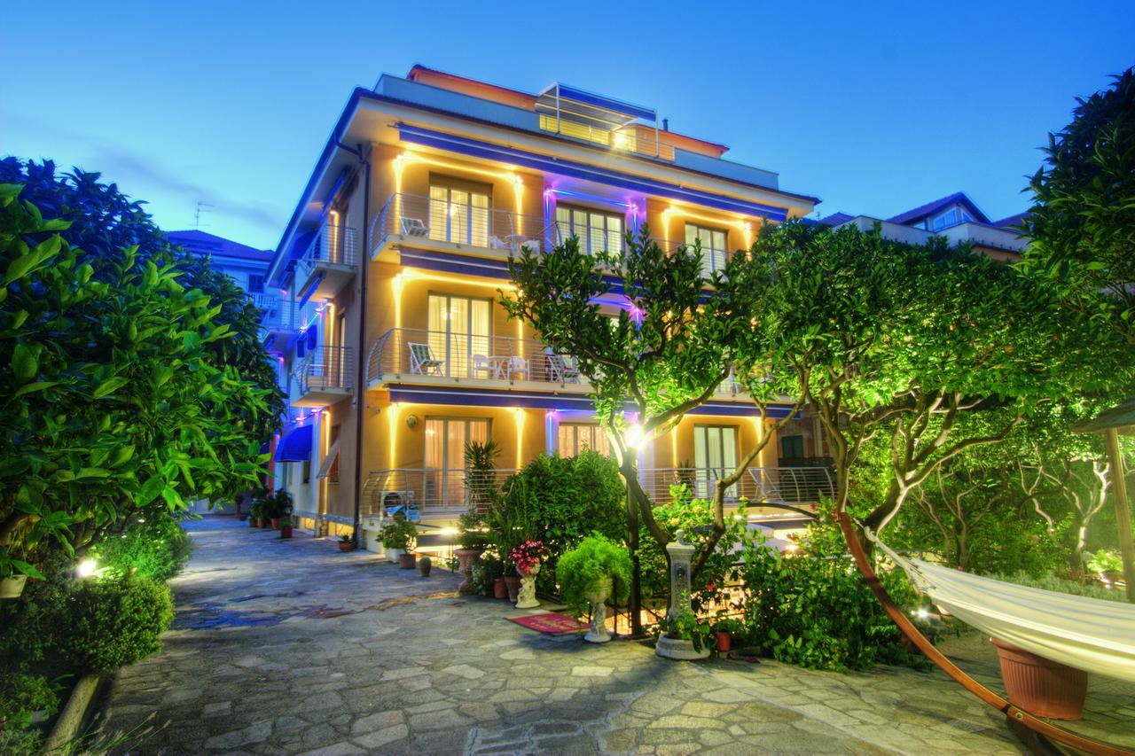 ואראצה Hotel Villa Delibera מראה חיצוני תמונה