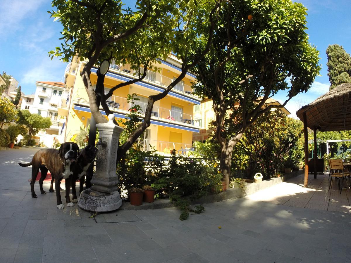 ואראצה Hotel Villa Delibera מראה חיצוני תמונה